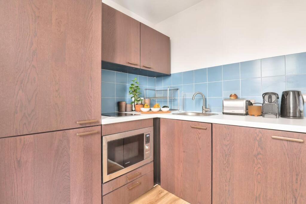 Cozy And Practical Apt In The 10Th Arrondissement Париж Екстериор снимка